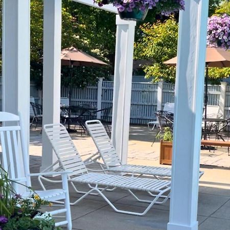 Luxury Villa- 3 Mins To Mohegan- Fully Stocked With Fireplace- Jacuzzi, Saltwater Pools, Sauna Norwich Exterior foto