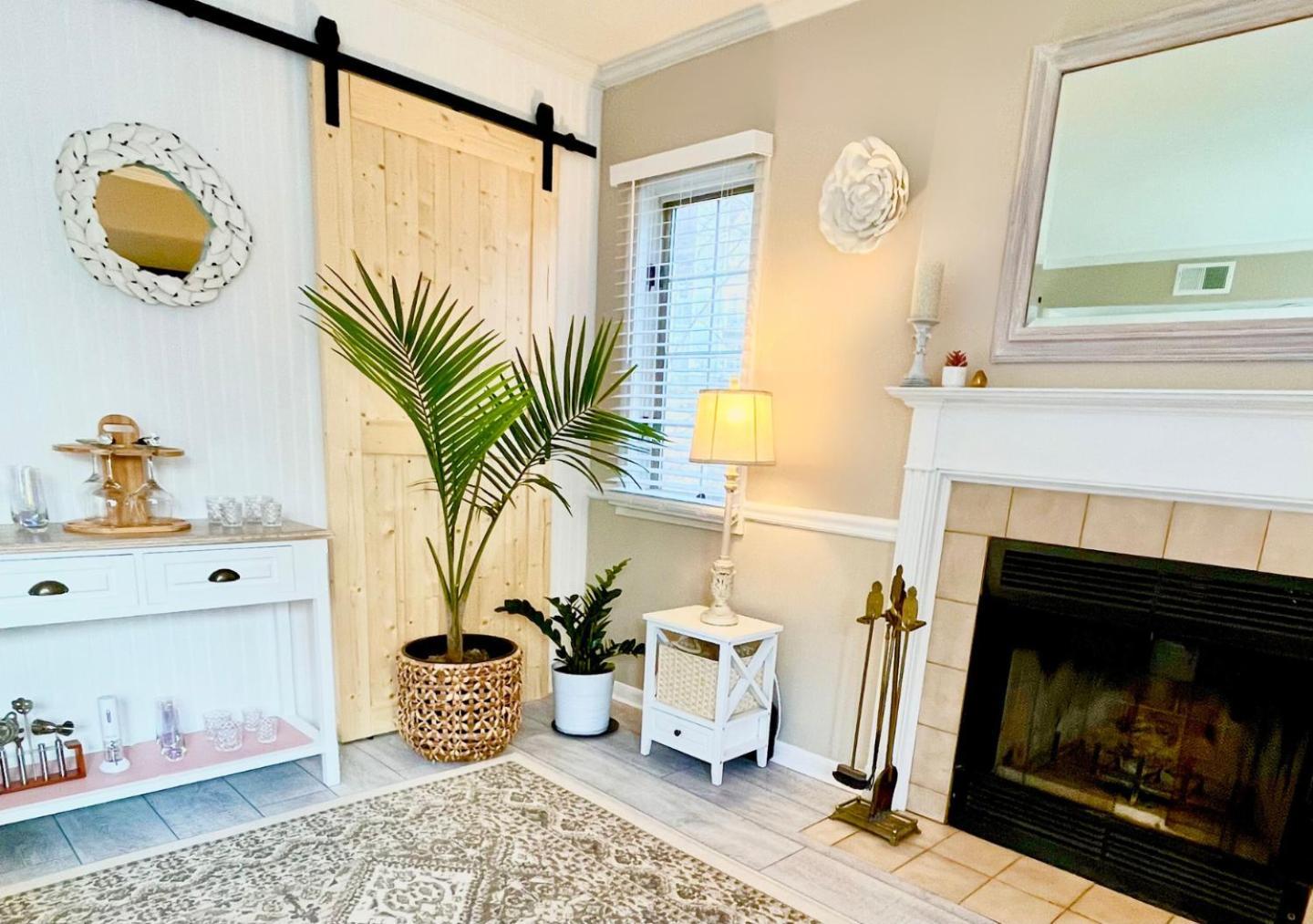 Luxury Villa- 3 Mins To Mohegan- Fully Stocked With Fireplace- Jacuzzi, Saltwater Pools, Sauna Norwich Exterior foto